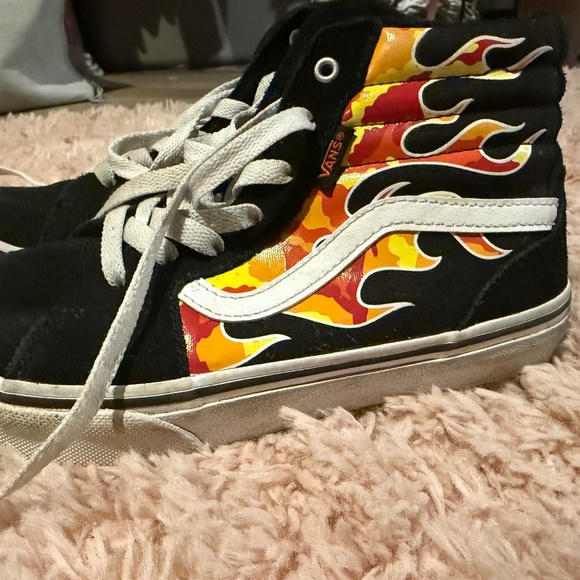 Flame vans - Picture 3 of 4